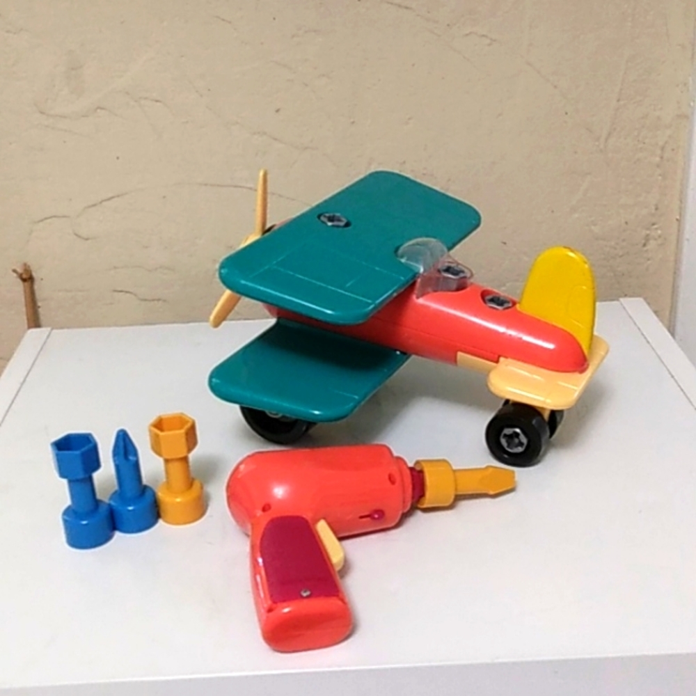 Pretend Play Plane with Real Removeable Parts